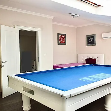 Villa * מרמריס