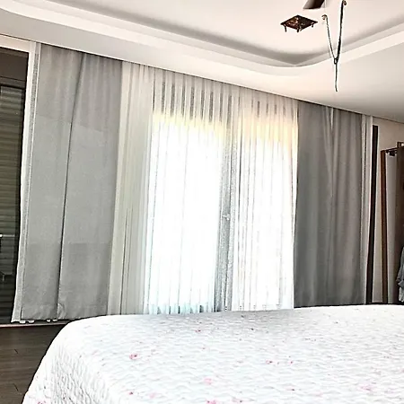 Villa מלון *